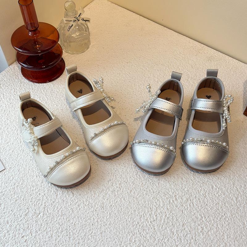 Mädchen Prinzessin Schuhe Kinderschuhe 2025 neu Frühling kleine Lederschuhe Damen Schatz Silber Mädchen weiche Sohle Einzelne Schuhe ausländischer Stil