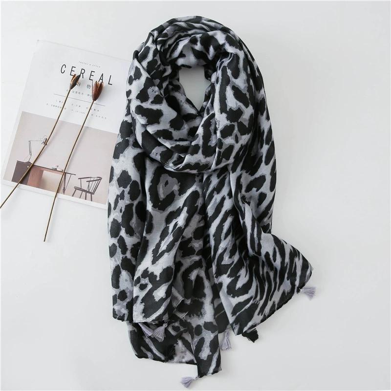 Spring and Summer Cotton Linen Feeling Leopard Printed Scarf With Tassel Headscarf Dubai Turkey Palestinian Hijab Scarves