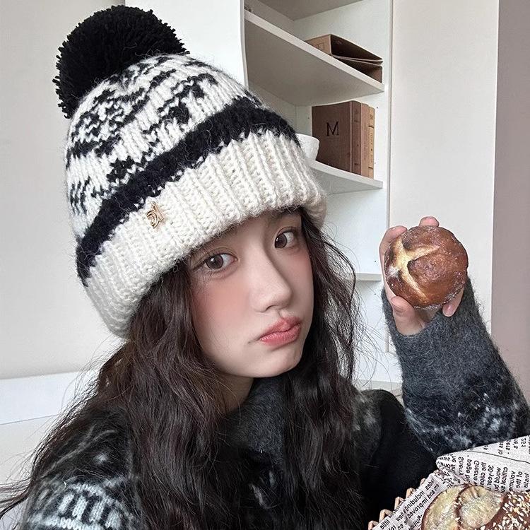 Fair Island retro hairball wool hat women's autumn and winter plush warm hat ear protector cold hat knitted hat headgear