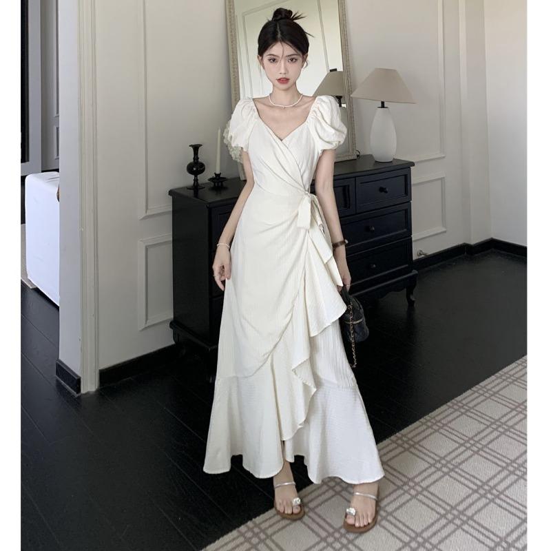Vestido corto blanco de manga corta con cordones en V para mujer, nuevo de verano, estilo suave, con volantes en el borde de hoja, cintura y falda fina irregular