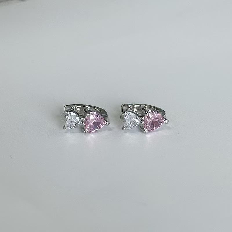 

Twin Love D-shaped ring buckle straight needle ear buckle high earlobe earrings heart-shaped splicing bright ear buckle