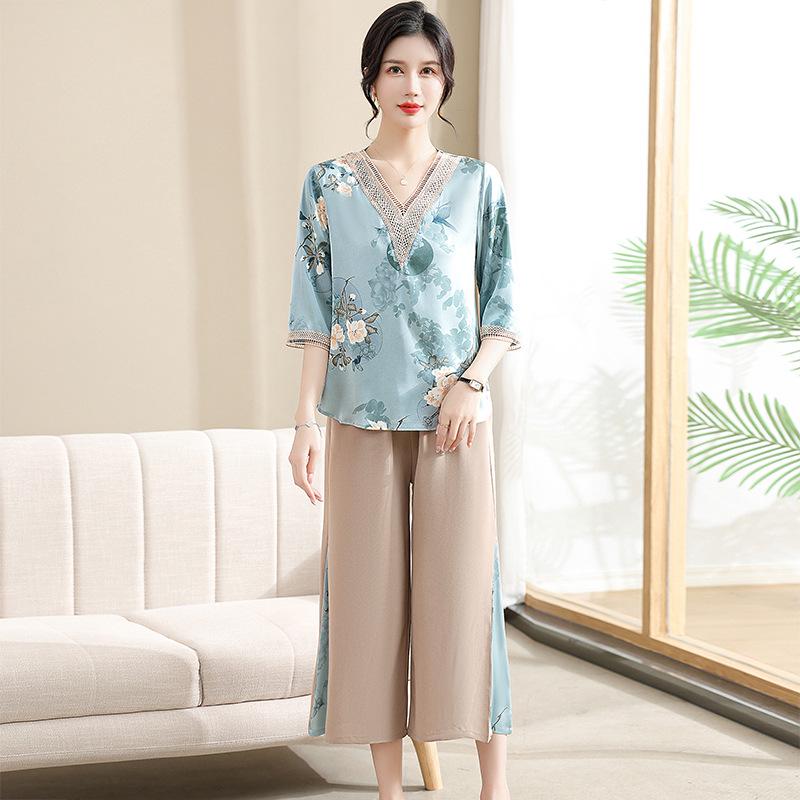 Mom's Summer Casual Plus-Size Floral Top & Shorts Set for Middle-Aged Women