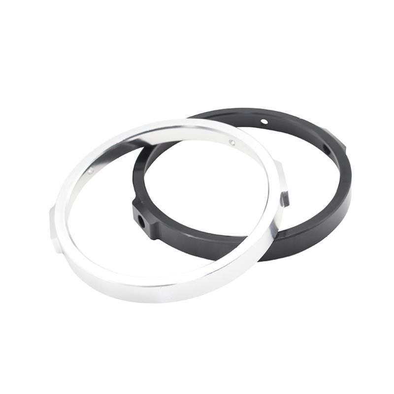 Motocyklový 5,57palcový přední světlomet CNC z hliníkové slitiny ozdobný držák v krabici;