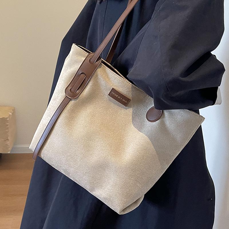 Frosted retro bag women's large-capacity new autumn and winter versatile shoulder bag casual class tote bag