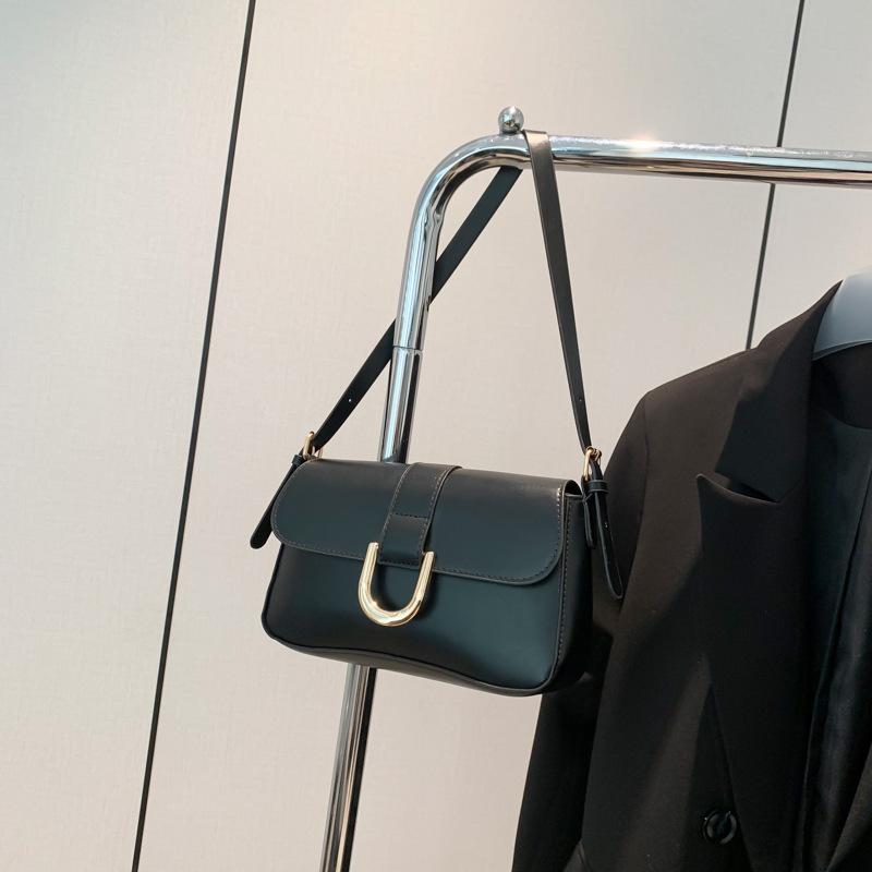 High-value bag women's 2025 new retro burgundy horseshoe buckle fashion hand-held underarm bag shoulder messenger bag