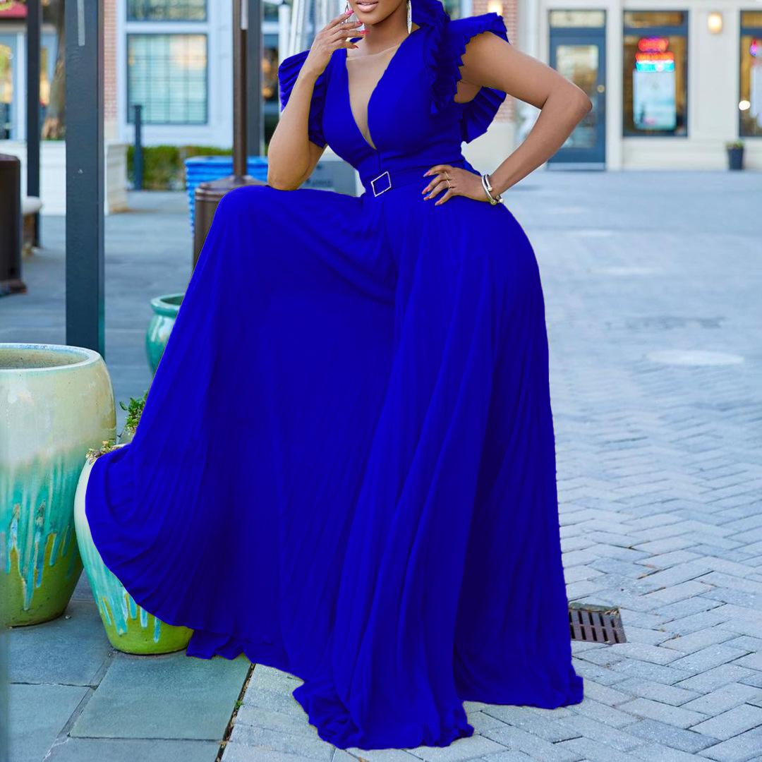 

Стильный женский комбинезон больших размеров с поясом и глубоким V-образным вырезом M синий