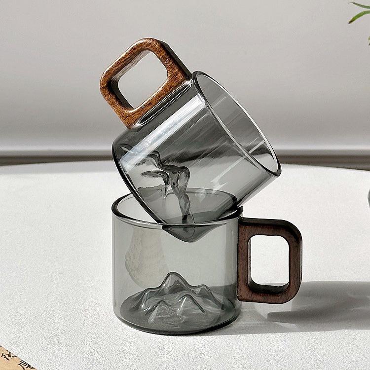 High Borosilicate Glass Small Tea Cup for Household Hospitality Heat resistant Glass Sketch Cup Small Capacity with Mountain Wood Handle Tea Cup