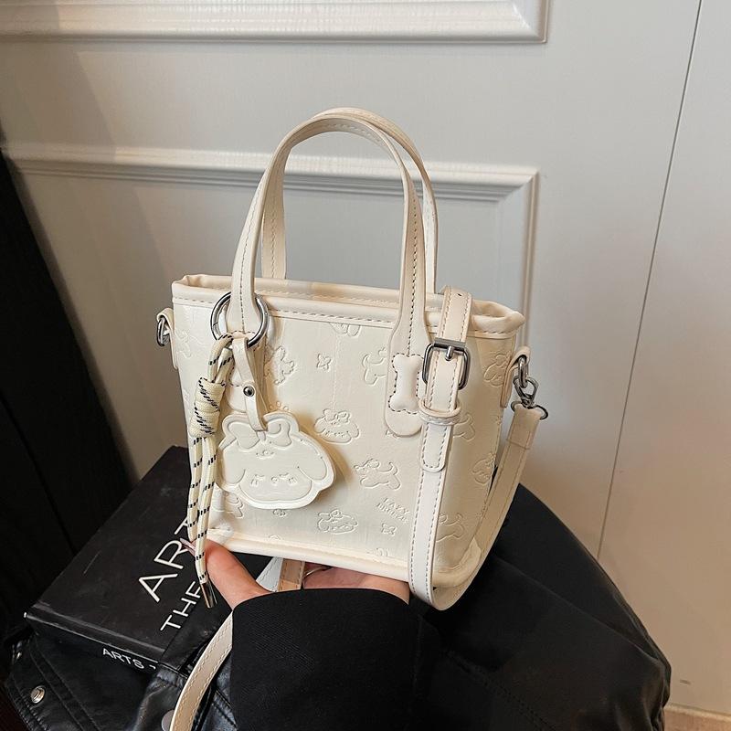 Casual large-capacity tote bag women's bag new niche embossed commuter shoulder oblique span bag bucket bag