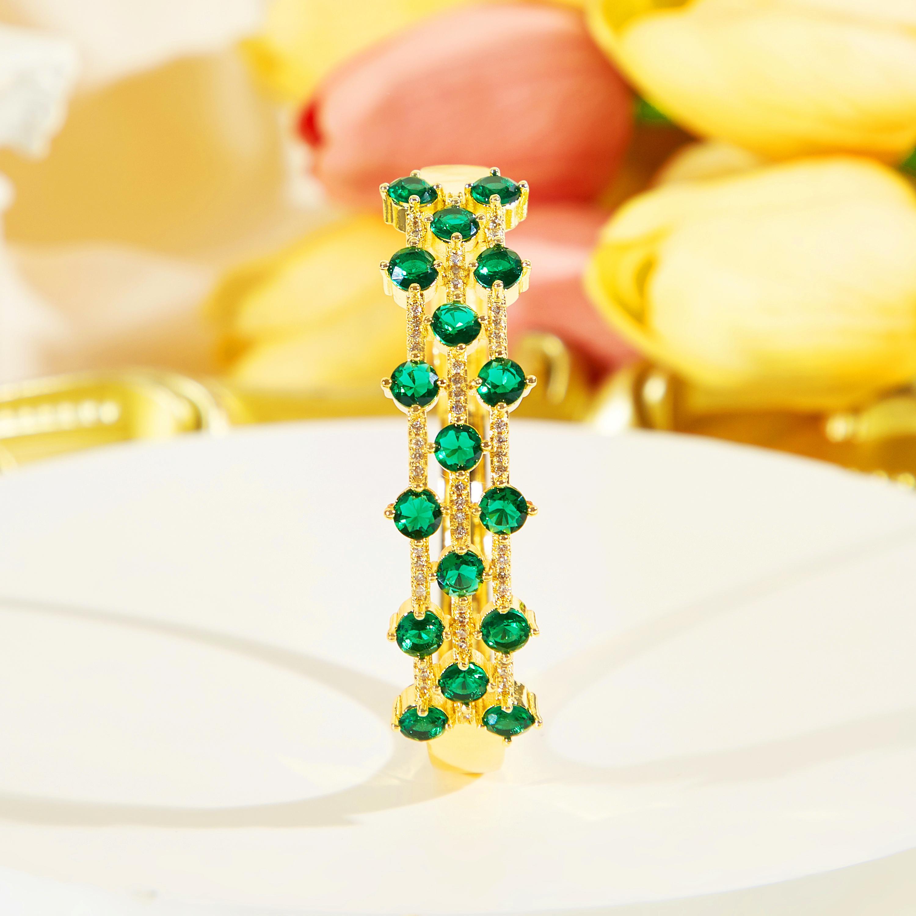 

Гламурные браслеты CMM Golden Link с яркими разноцветными кубическими цирконами мгновенно усовершенствуют ваш стиль для женщин изумрудный