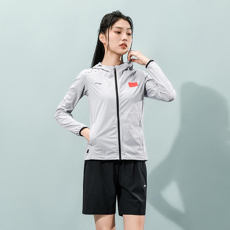Li Ning National Team Series Waterproof Breathable Sweat-Wicking Sports Windbreaker Men outerwear Dove-Gray AFDU317-2