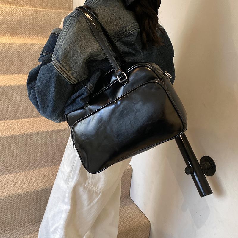 Damen Handtaschen mit großem Fassungsvermögen Herbst Winter Freizeit Reise Weinrot Schulter Retro Leder Reisetaschen