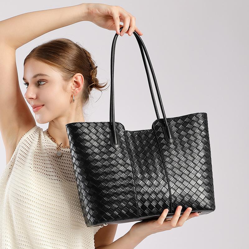 Neuer Stil Echte Leder Damen Tasche Rindsleder Mode Einzel Schultertasche Tägliche Lässige Tasche Einfacher Stil Große Kapazität Organisierte Muttertasche
