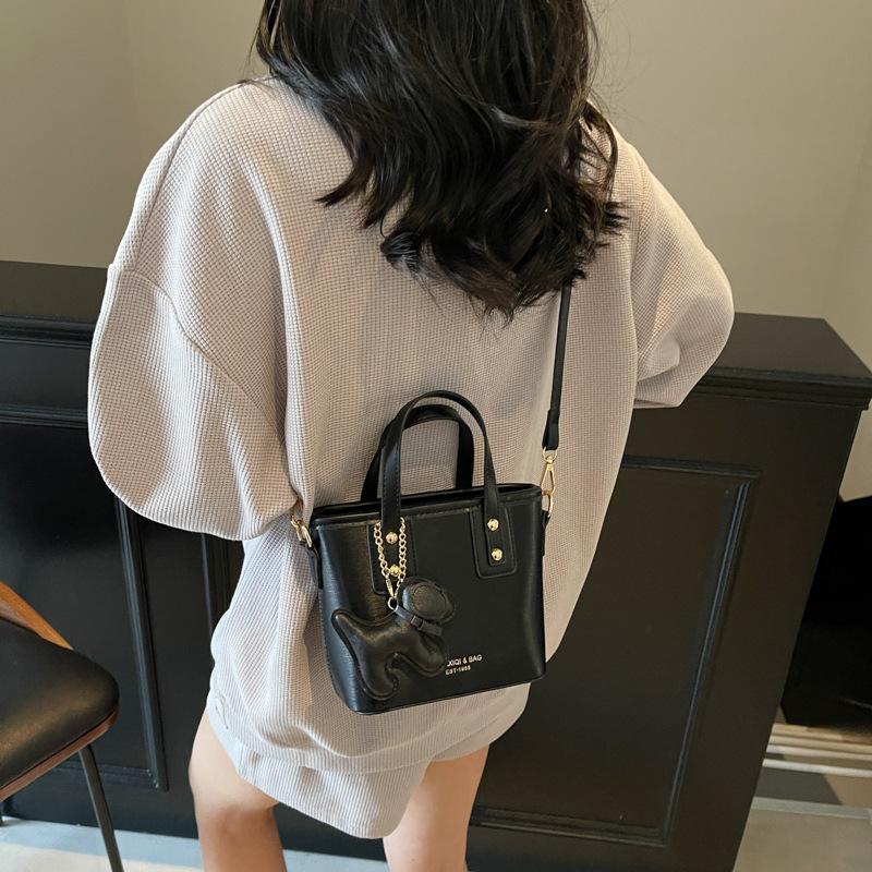 Handbag Women's New Commuter Bucket Bag Casual Shoulder Messenger Bag