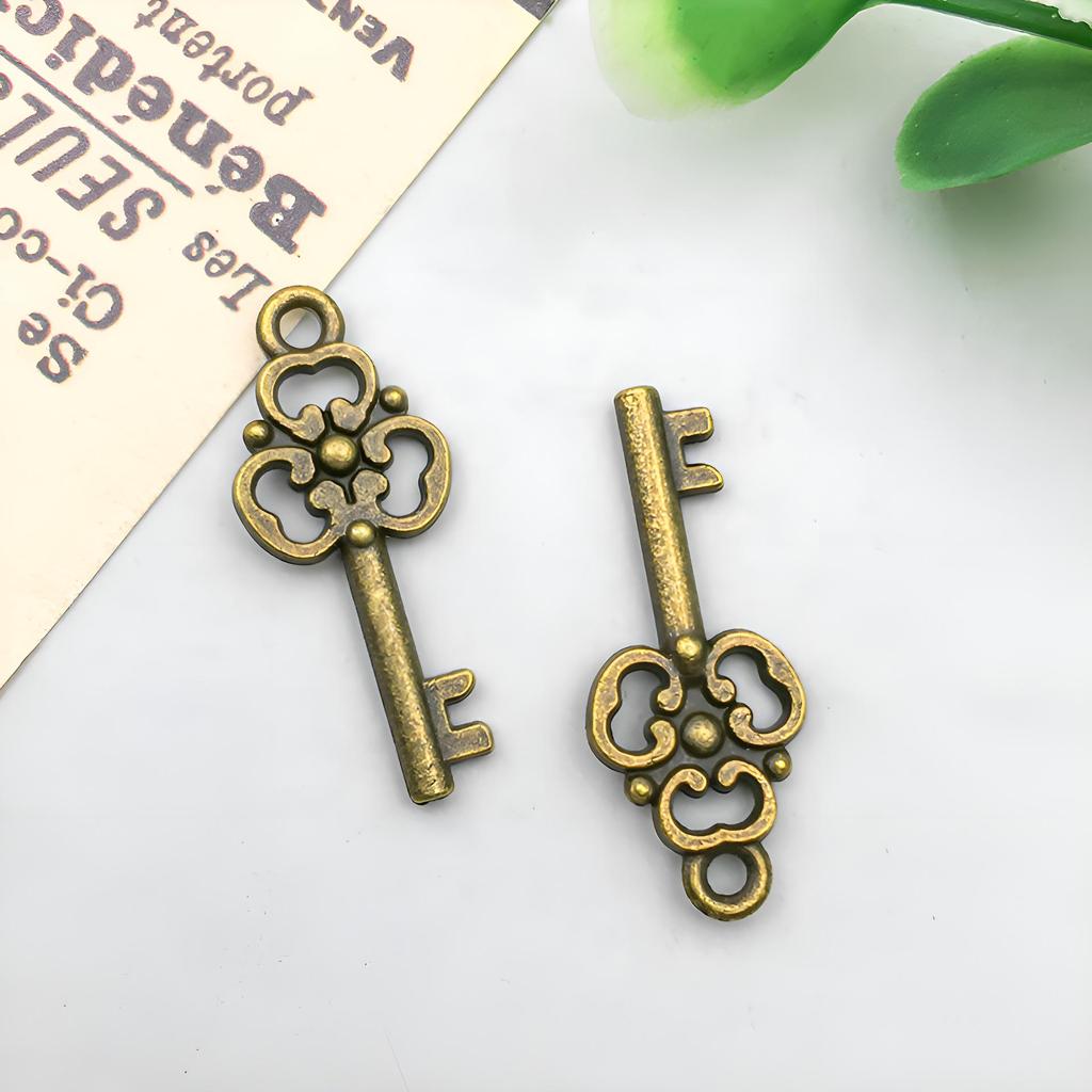 3-Color DIY Alloy Retro Key Jewelry Pendants