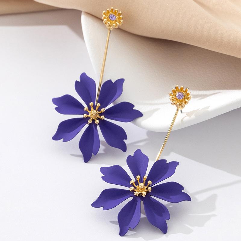 Fashionable Long Flower Earrings