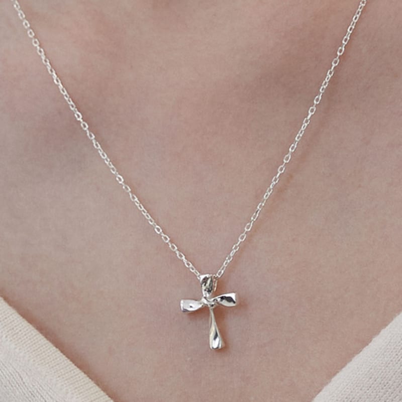 byweekend Bold cross necklace