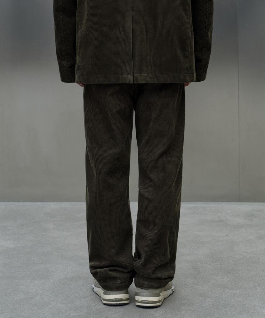 MUSINSA STANDARD [City Workers] 8W Corduroy Tapered Pants [Dark Olive]