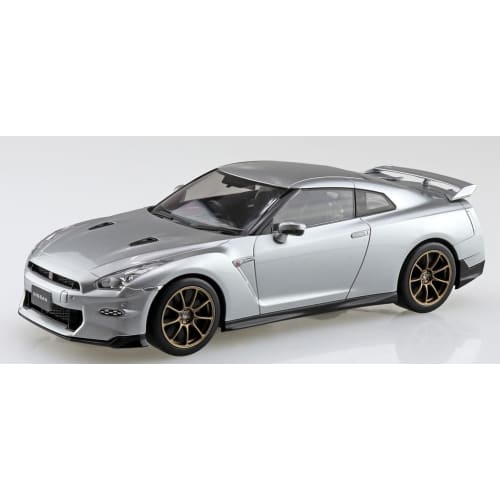 Aoshima Bunka Kyozai 1/32 Scale Rakupla Snap Kit No.03-UM Nissan R35 NISSAN GT-R 2024 Ultimate Metal Silver Pre-Colored Plastic Model