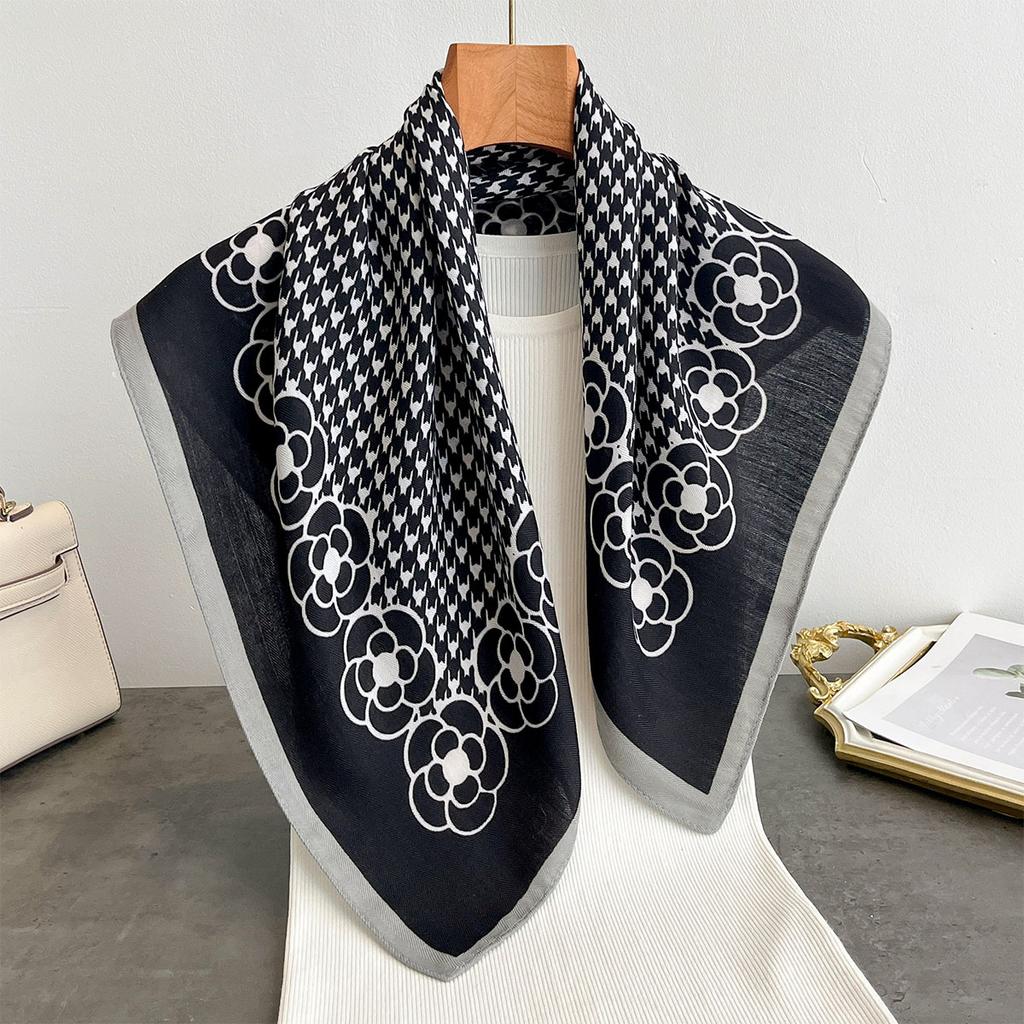 Spring and Autumn New Korean Small Square Scarf Women's 71 Cotton and Linen Versatile Small Scarf Neck Shirt Decorative Silk Scarf