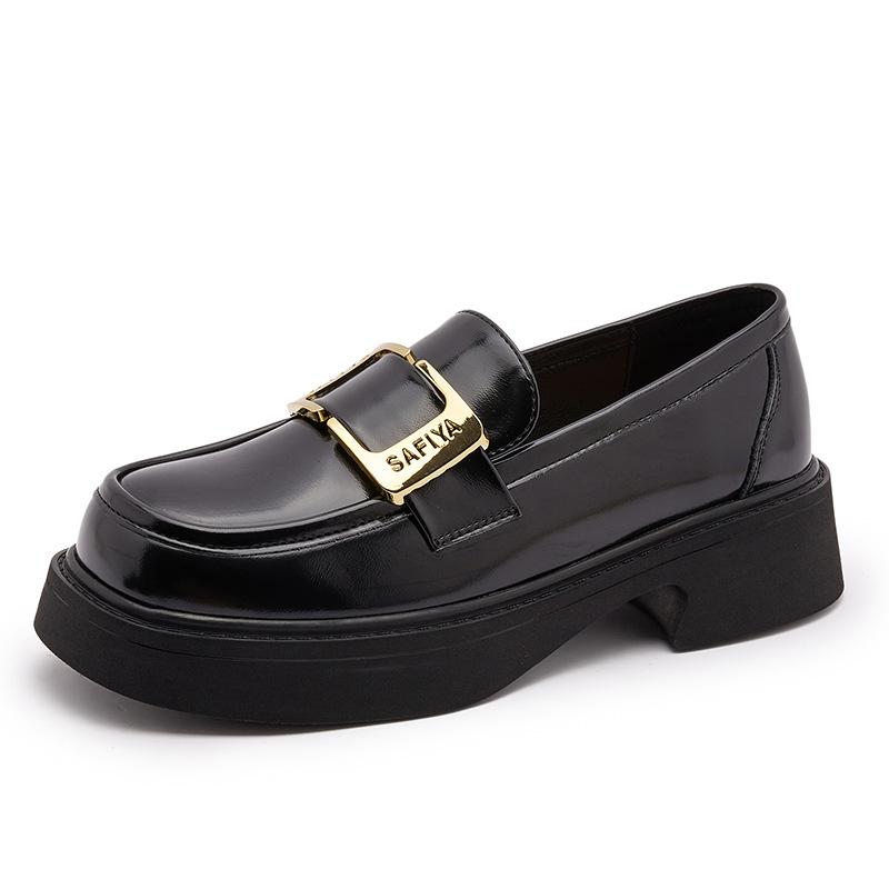 

Кожаные маленькие кожаные туфли женские платформа 2025 осень новые лоферы пряжка-лошадка мягкая подошва модные в британском стиле черные одинарные туфли 35