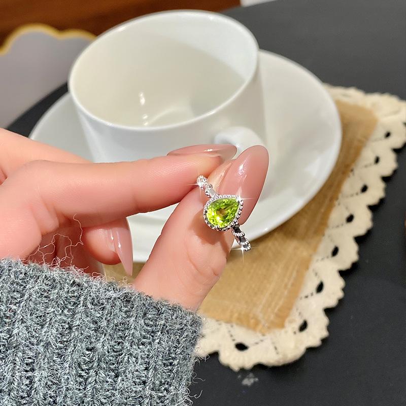New Product Water Drop Natural Crystal Stone Olivine Colored Treasure Ring S925 Sterling Silver Niche Finger Ring Fashion Retro Jewelry Gift