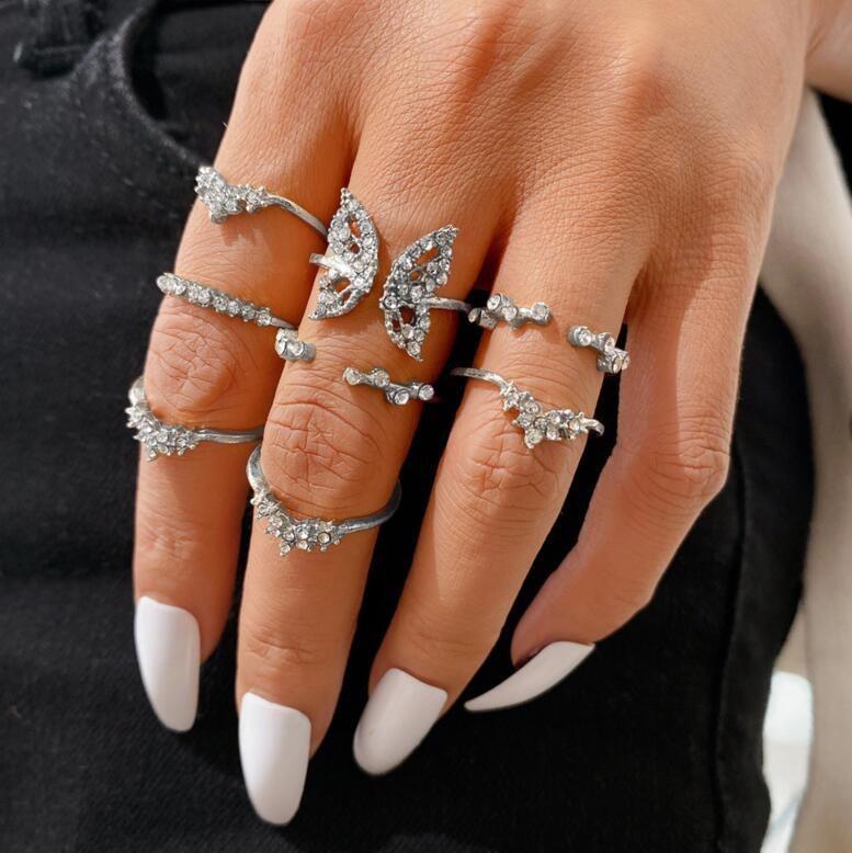 10-Piece Star and Moon, Heart, and Leaf Knuckle Ring Set - Creative Retro Women's Rings
