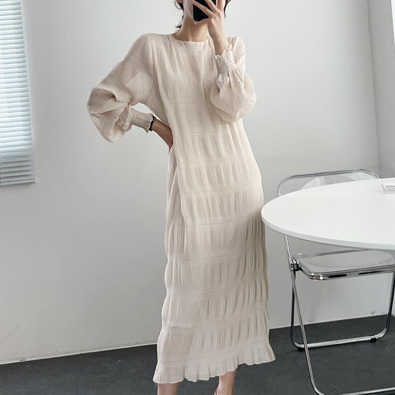 Summer Lantern Sleeve Round Neck Chiffon Dress Women Temperament Pleated Solid Women Casual Dresses Elegant Korean Slim Fit Vintage Long Dress 26439