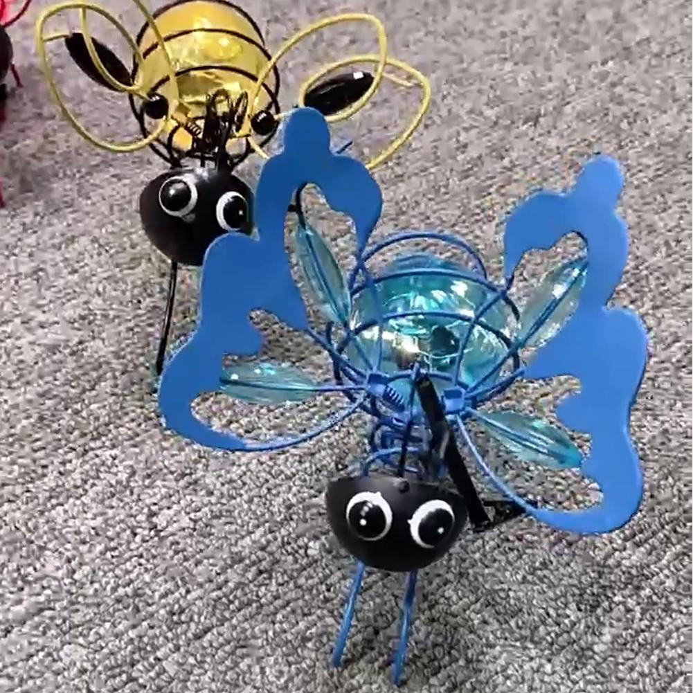 Solar-Powered Outdoor Figurine Light Decorative Flying Insect Hanging Lamp Metal Realistic Insect Light for Outside Decor