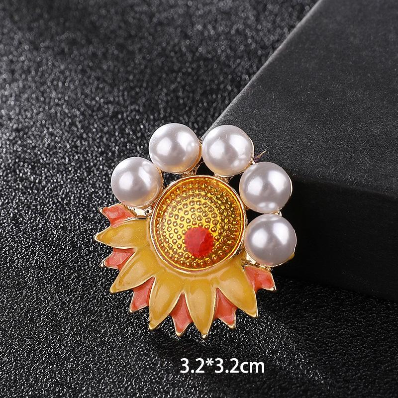 Vintage Palace Sun God Brooch Starry Sky Cloud Enamel Brooches Milky Way Series Accessory Pin Brooches Woman Party