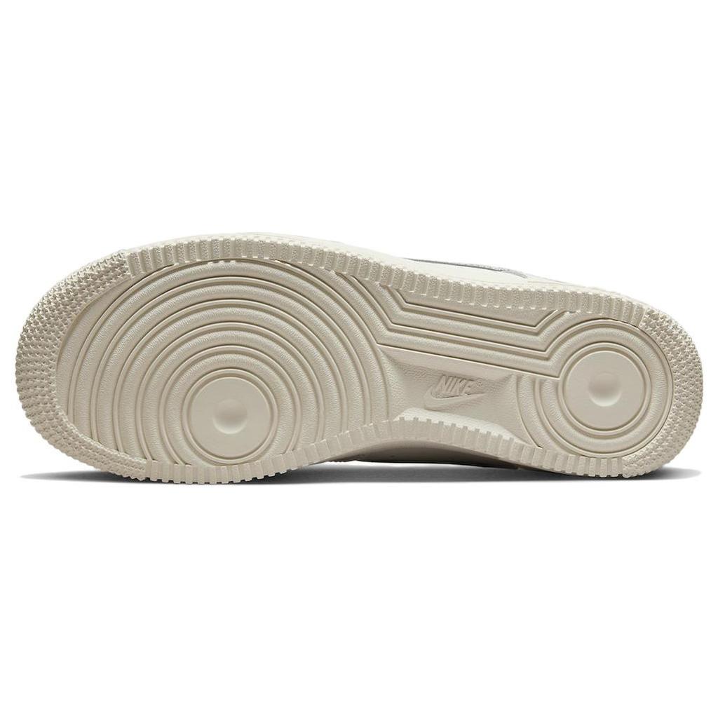 Nové dámské Nike Air Force 1 '07 Summit White Sail White Metallic Silver DQ7569-100