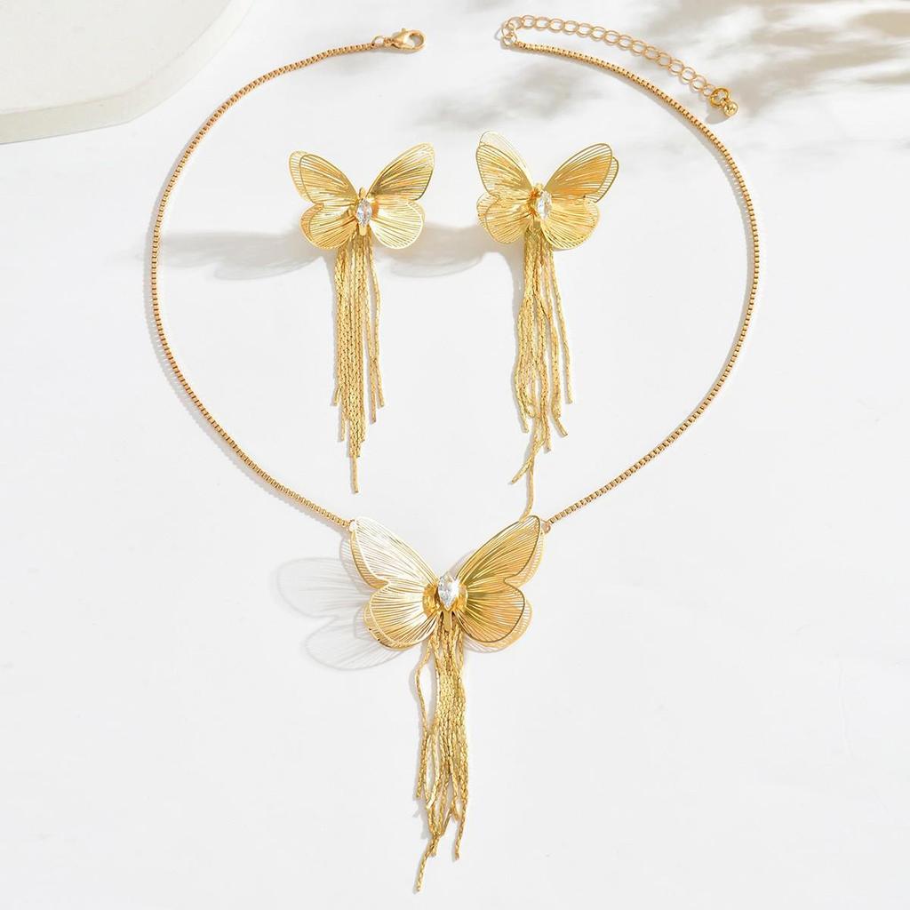 European-American Starfish Necklace & Earring Set: High-End Clavicle Chain, Light Luxury Vacation Style for Women.