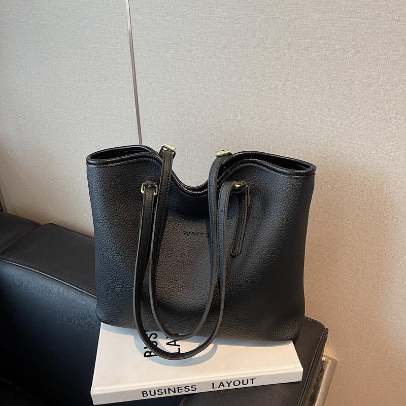Large-capacity Simple Bag Women's New Spring and Summer Fashion Versatile Shoulder Bag Commuter Tote Bag