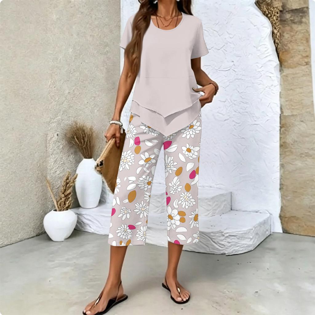 Women's Casual Two Piece Set Short Sleeve Round Neck T Shirt with Floral Print Capri Pants Lightweight Comfortable Lounge Wear