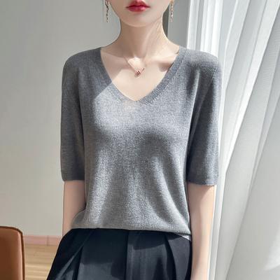 Nouveau T-shirt d'été uni tricoté à manches courtes pour femmes Coréen Col en V Manches trois-quarts Ample Pull tricoté Manches courtes fines