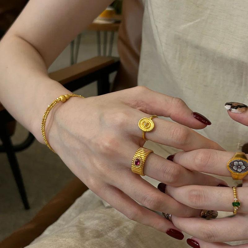 Retro Gold Oval Coin Texture Ring
