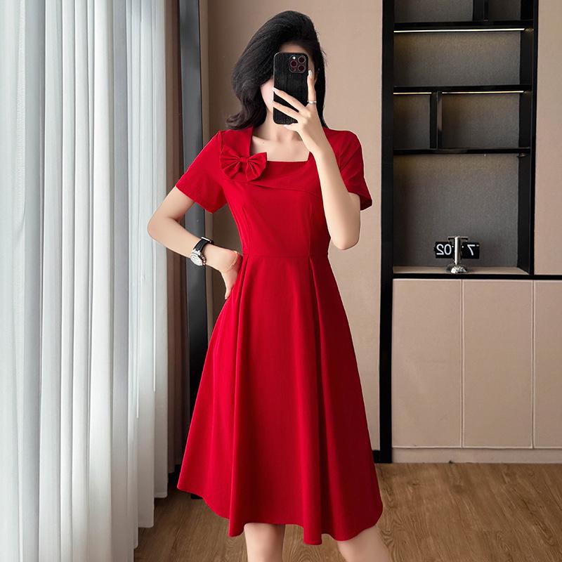 2026 Elegant Red French Short-Sleeve Slimming Plus Size Women's Dress
