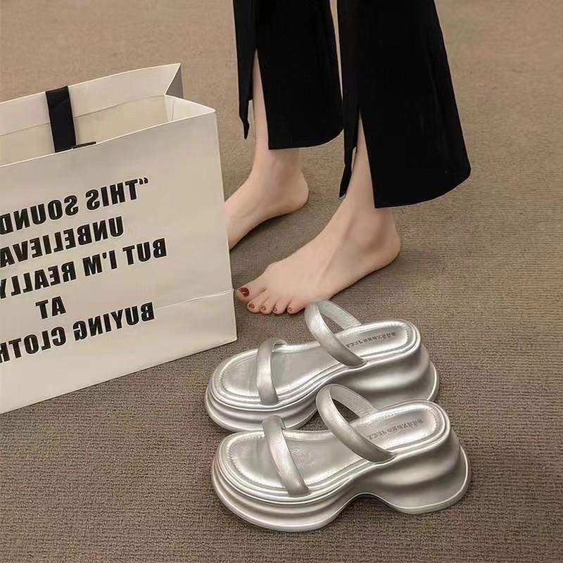 Fashion Women's Slippers Fashion Thick-soled Casual Sandals 2025 Summer New Beach Slippers for Women Platform Sandals Sandalias De Mujer