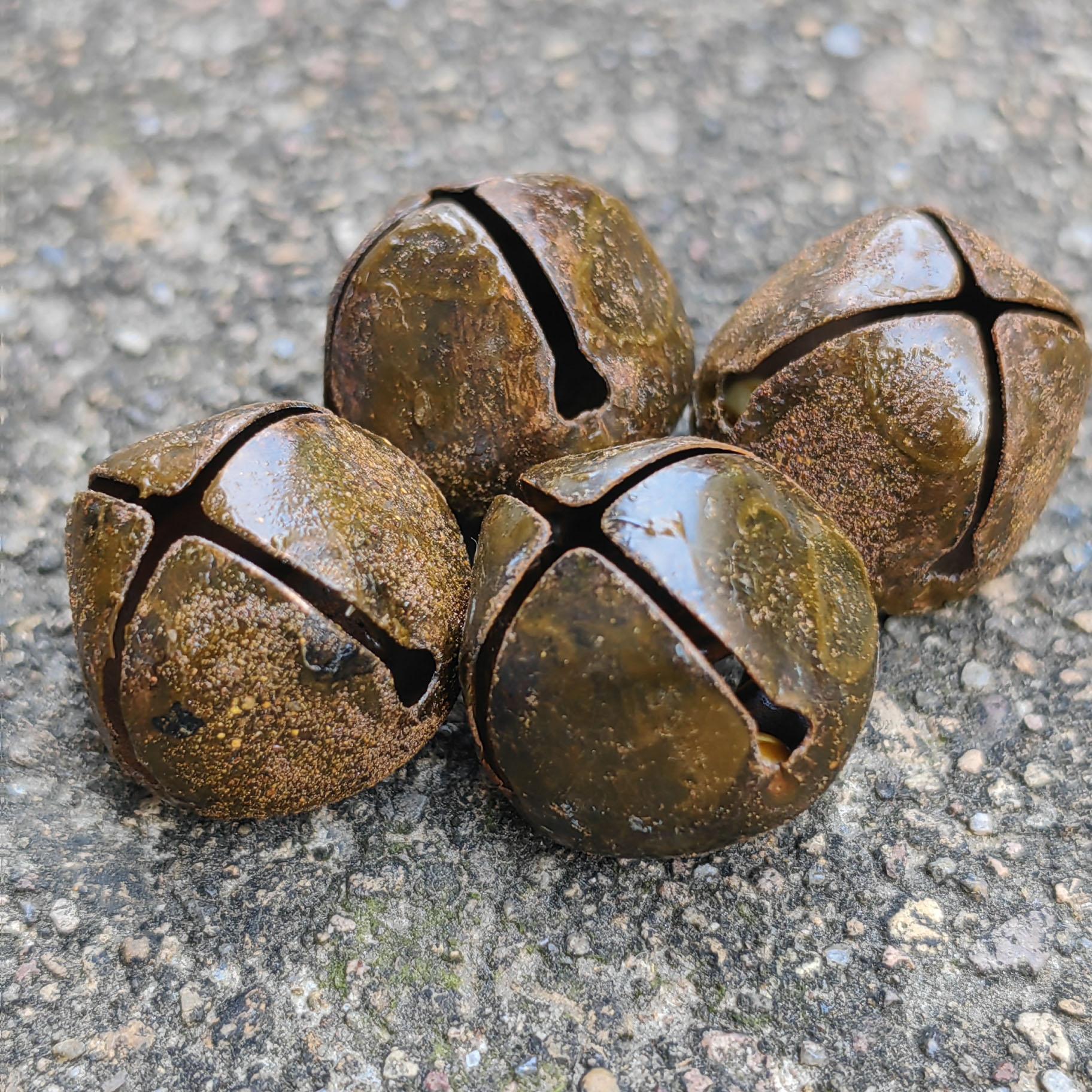 

2 см 30 шт. Рождественские ржавые колокольчики крестовые ржавые металлические колокольчики винтажные ржавые металлические колокольчики для Рождества и вечеринки