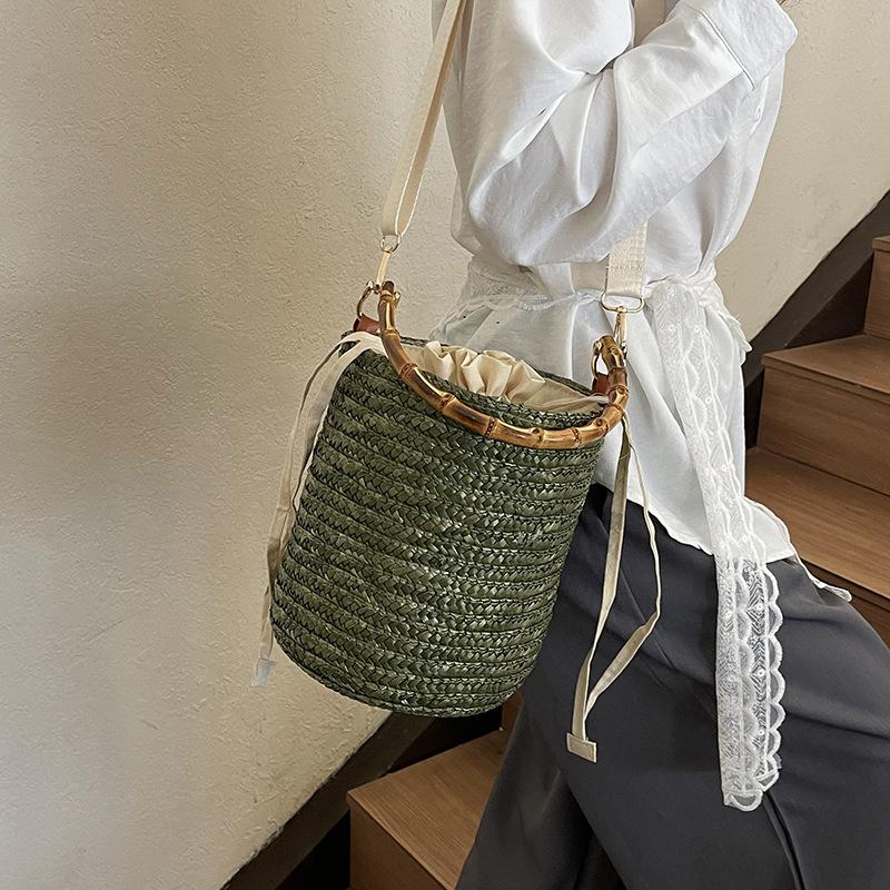 Beach Vacation Handbag Women's 2025 New Fashion Niche Shoulder Bag Crossbody Bucket Bag Straw Bag