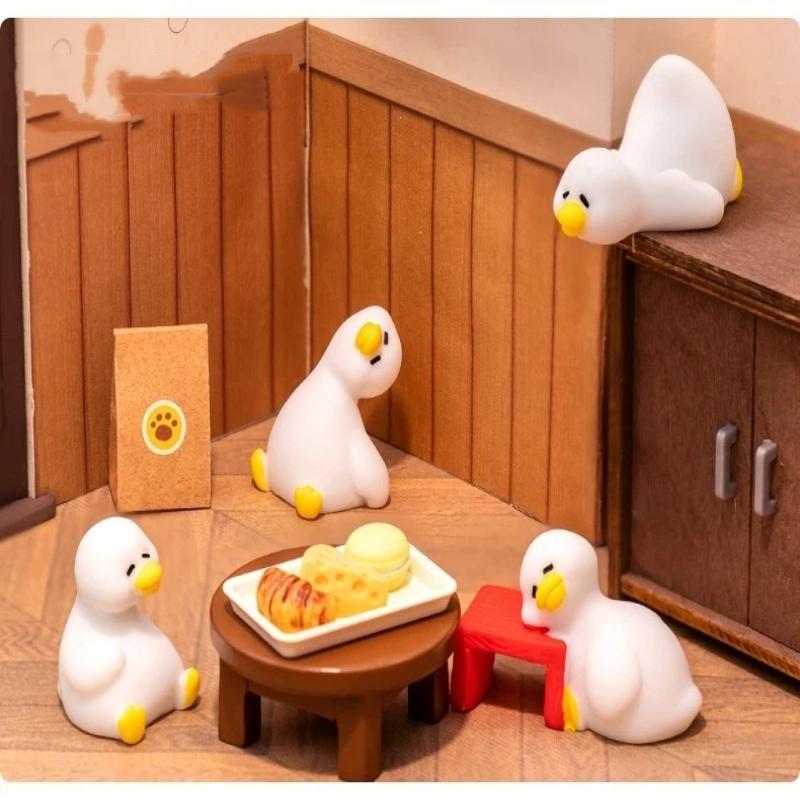 7 STuks Miniatuur Eend Ornamenten Leuke Kleine Eend Beeldjes Speelgoed Lichtgewicht Kleine Decoratie voor Poppenhuis Kinder Verjaardagsfeest Cadeaus