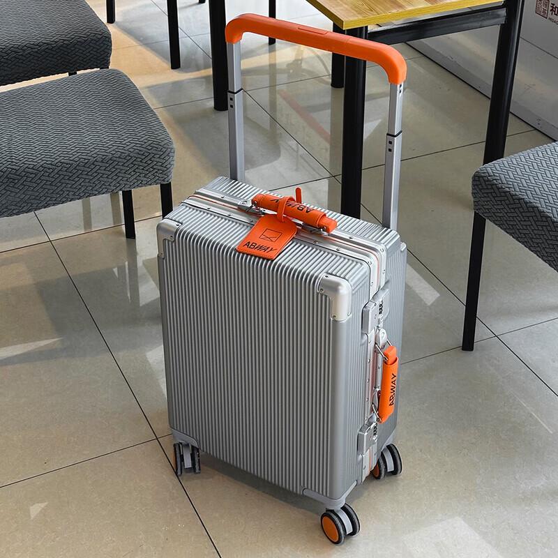Чемодан на колесиках Moncaroni MK17 с жестким корпусом 25 Inch