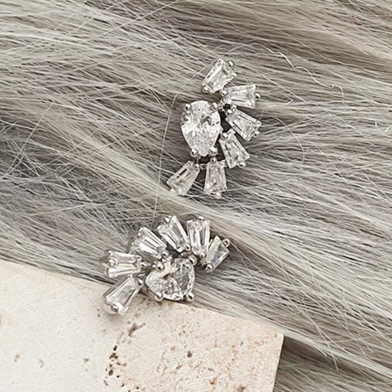 Huitan Chic Matched Earrings with Waterdrop Cubic Zirconia Exquisite Women Earrings Ear Piercing Wedding Party Statement Jewelry