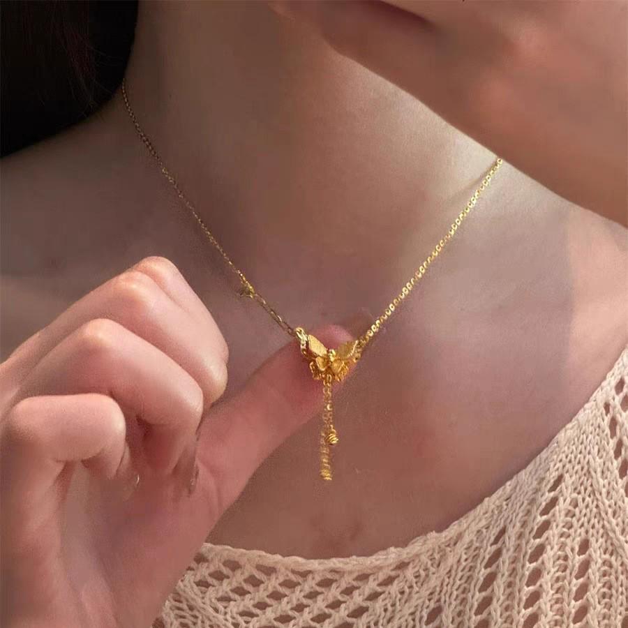 Goldene Schmetterling Quasten Halskette: Glänzende, Kleine Schlüsselbein-Kette mit Feen-Design für Damen