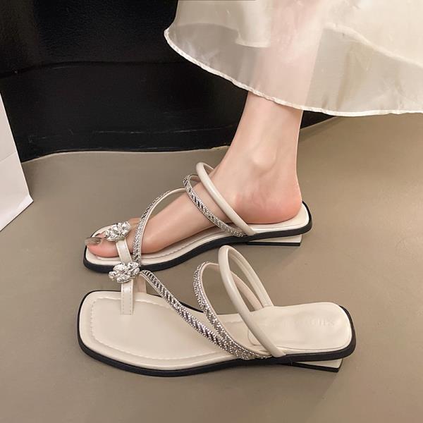 

Модная женская обувь Женские тапочки Роскошные шлепанцы 2025 Дизайнерские летние скандальные туфли Тапочки Повседневные шлепанцы Слиперы Женские Роскошные Летние 35