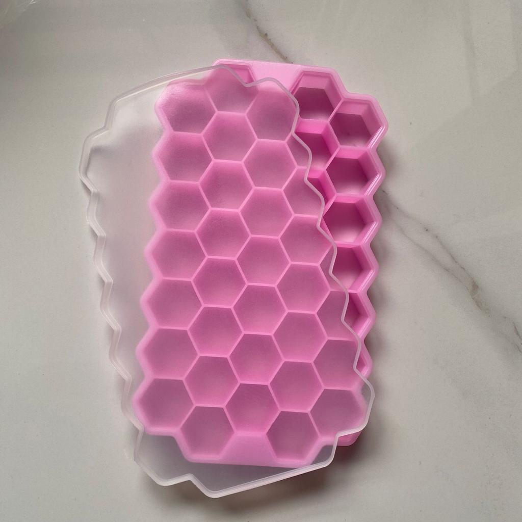 1pc Stackable Silicone Ice Cube Trays With Lid - 37 Cubes For Chilled Drinks Whiskey & Cocktails - Flexible And Safe