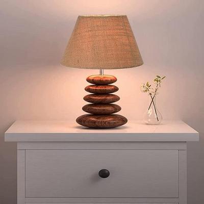 Tischlampe aus Holz im französischen Landhausstil, rustikale Nachttischlampe für Schlafzimmer, Wohnzimmer, Büro (Walnuss-Multikiesel, BraunJute)