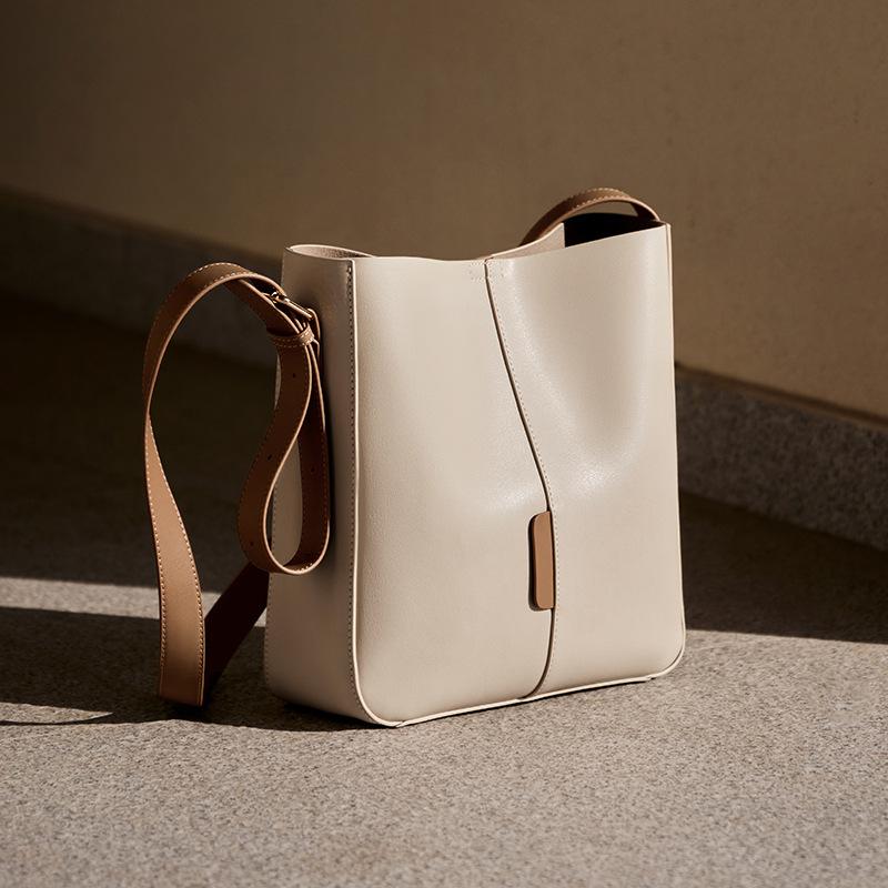 

Mrs. Qiao Bag Women 2025 New Autumn Winter High-end Bucket Bag Women Crossbody Bag Genuine Leather Women Bag Shoulder Bag Long24.5CM、Wide8.5CM、