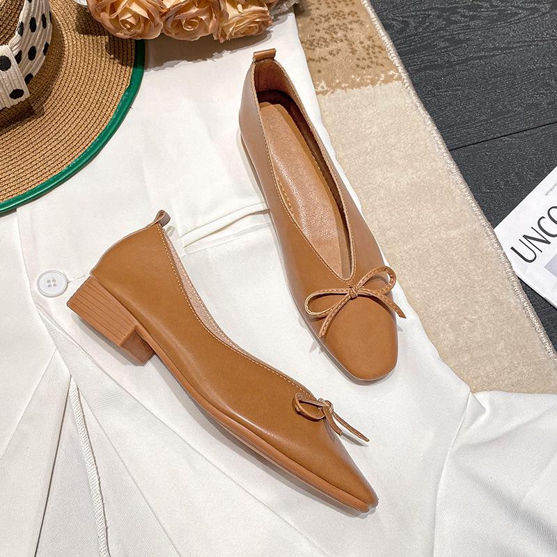 2023 Damskor med Låg Klack och Fyrkantig Tå, Mjuk Sula, Fransk Design, Perfekta för Vår & Höst.