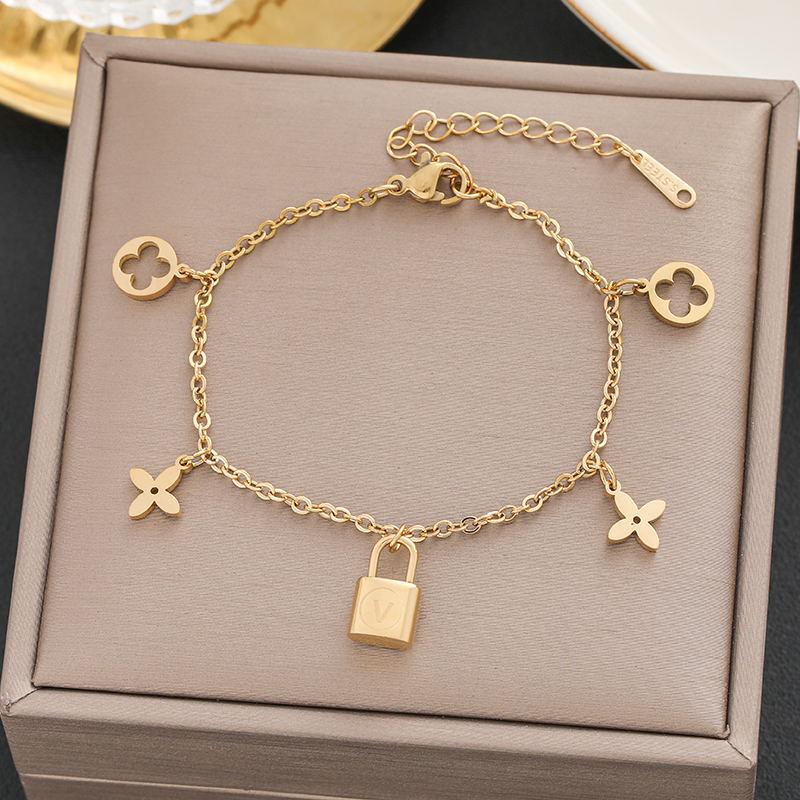 Women's Fashion Titanium Steel Bracelet: Elegant Japanese & Korean Design, Non-Fading Stainless Steel, Versatile Jewelry.