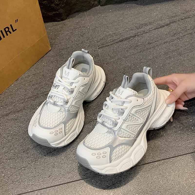 

Сетчатые дышащие кроссовки для папы женские летние новые одинарная сетка универсальные на толстой подошве из мягкой кожи повседневные спортивные кроссовки тренд 35